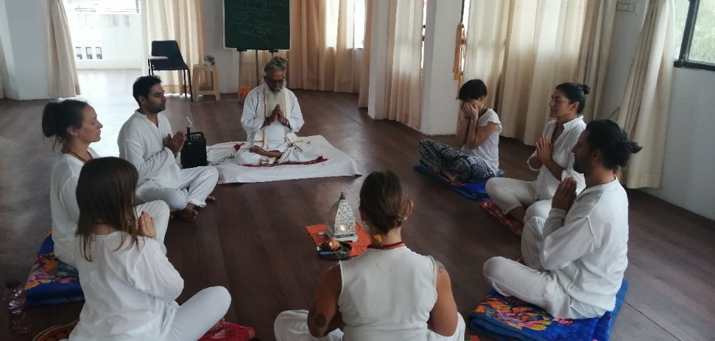 Tantra Yoga / Shaivism meditation circle with Swamiji